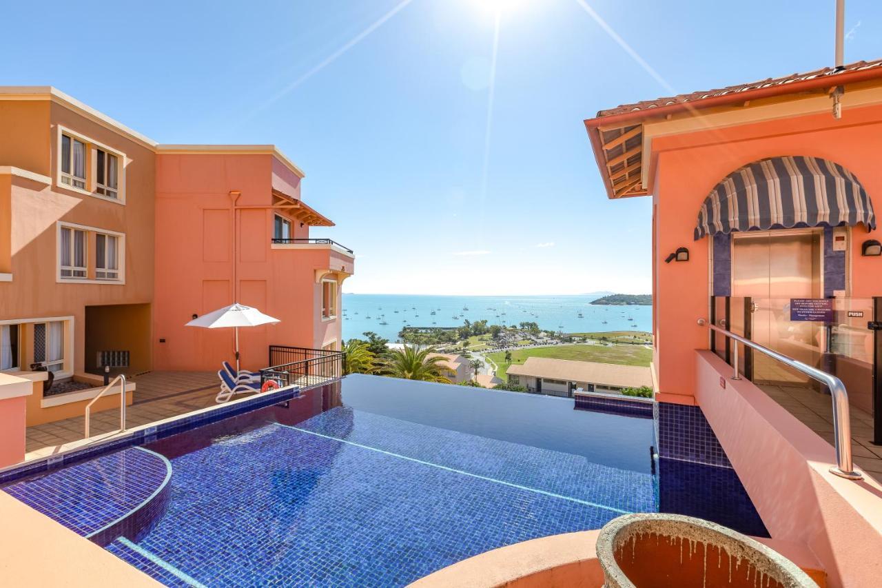 Martinique Whitsunday Resort Airlie Beach Extérieur photo
