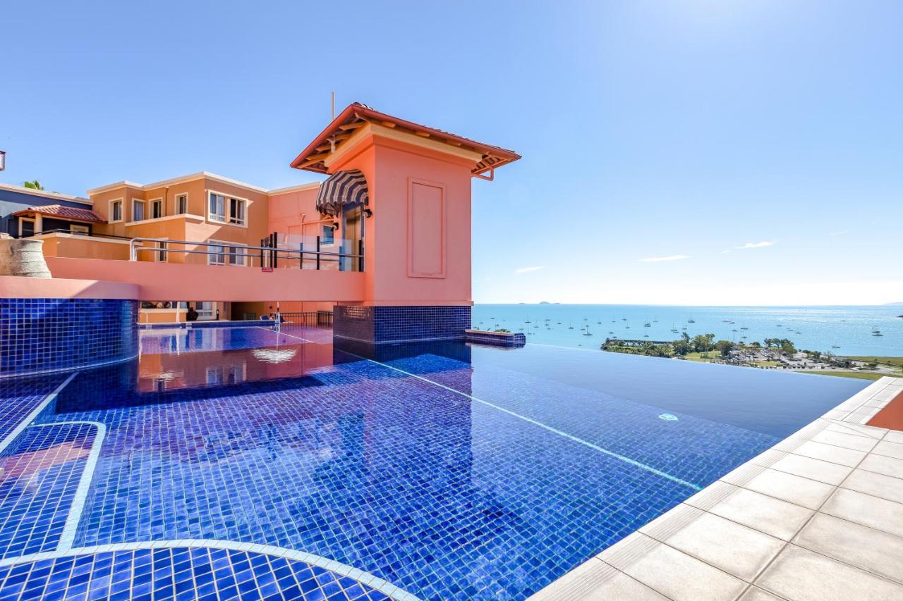 Martinique Whitsunday Resort Airlie Beach Extérieur photo