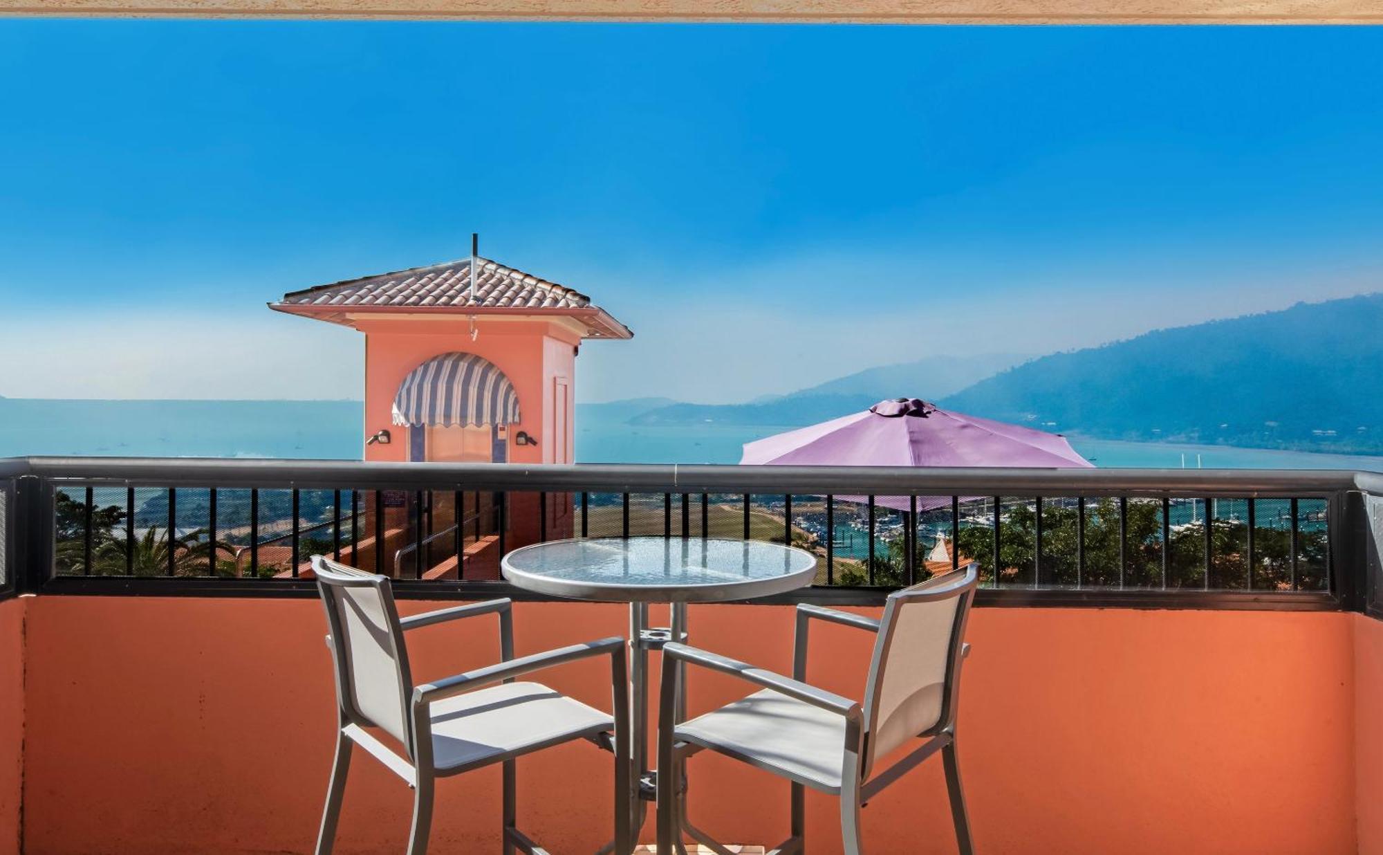 Martinique Whitsunday Resort Airlie Beach Extérieur photo